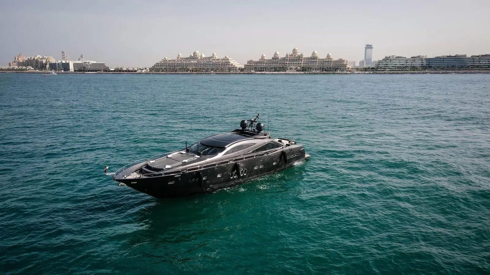 95ft-Sunseeker-Black-Predator-blackpredator95ft-Rental-Dubai-2