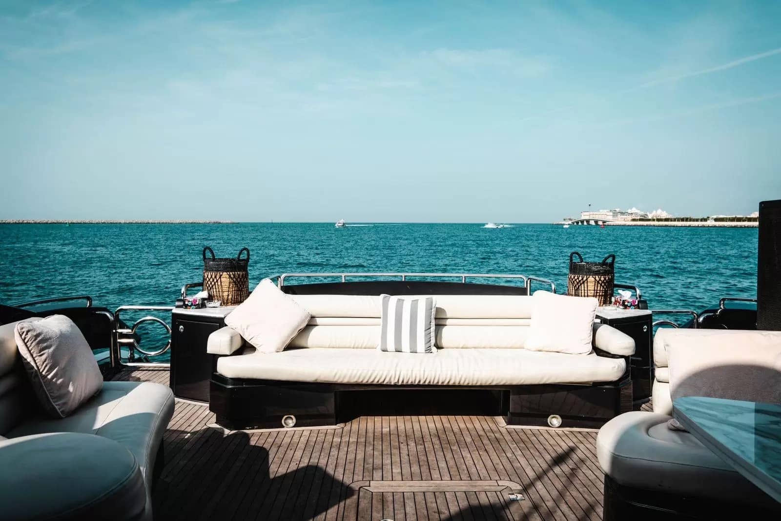 95ft-Sunseeker-Black-Predator-blackpredator95ft-Rental-Dubai-9