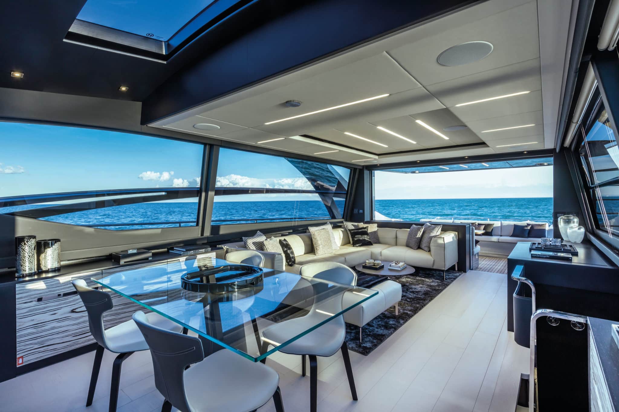 yacht-pershing83ft24